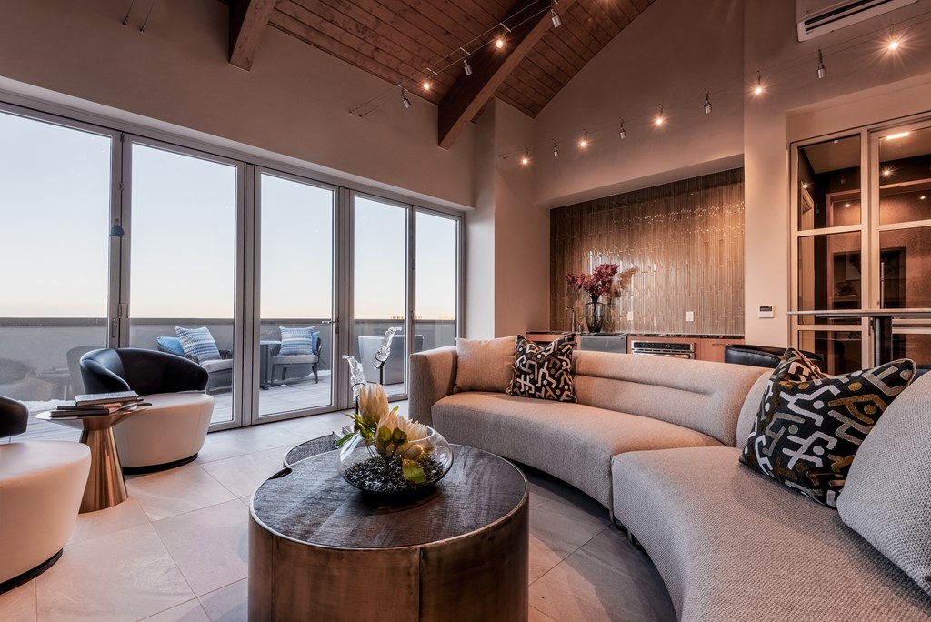 Encore At Boulevard One