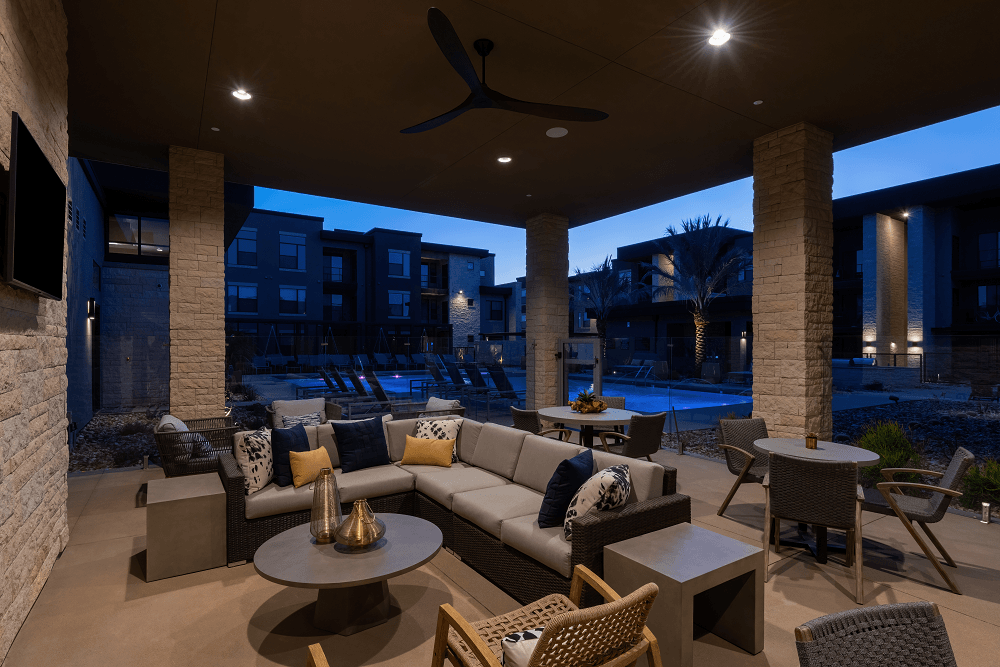 common room area with furniture at escape at arrowhead's apartments in glendale, az