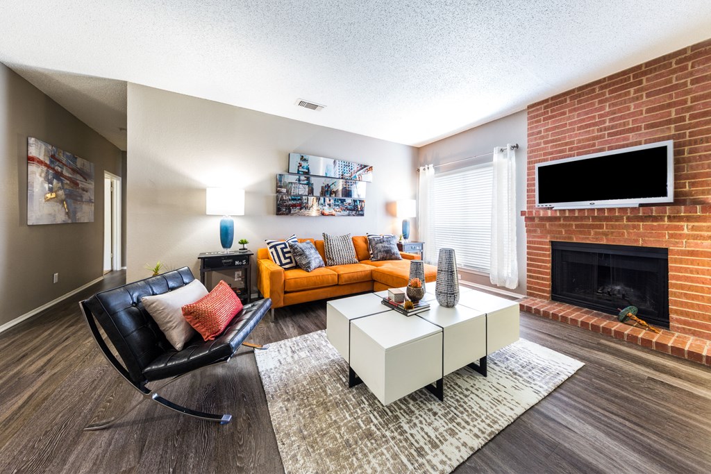 Living room decoration at Arboretum Oaks, Austin, TX