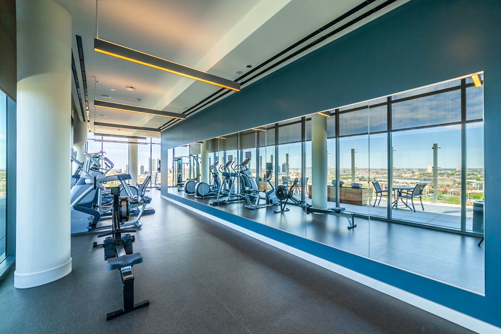 Fitness center that overlooks Chicago skyline