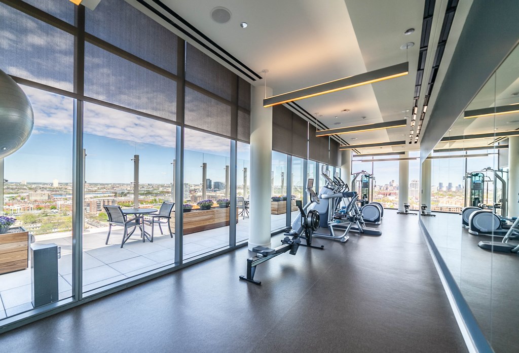Fitness center that overlooks Chicago skyline