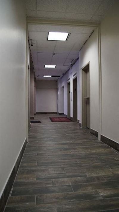 Lobby & Entrance - Hallway