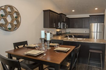 6017 S Kerry Ave 2 Beds Townhouse for Rent - Photo Gallery 5