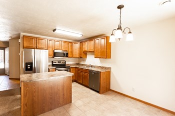 3319 W Bitterroot St 3 Beds Townhouse for Rent - Photo Gallery 4