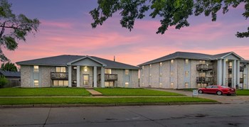 110 NW State St 1-2 Beds Apartment for Rent - Photo Gallery 3
