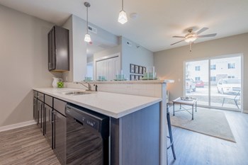9577 White Oak Lane 2-3 Beds Apartment for Rent - Photo Gallery 6