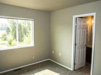 349 Sergeant Square Drive Studio-3 Beds Apartment, Townhouse for Rent - Photo Gallery 6