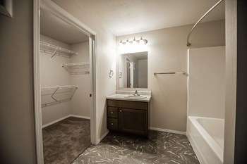 2837 S Lancaster Drive 1-3 Beds Apartment, Townhouse for Rent - Photo Gallery 68