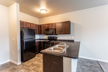 3815 N Potter Avenue 1-3 Beds Apartment for Rent - Photo Gallery 4
