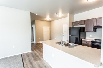 kitchen and dining - Photo Gallery 6