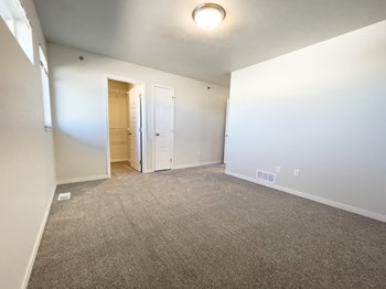 2753 S. Lancaster Dr 2-3 Beds Apartment, Townhouse for Rent - Photo Gallery 2
