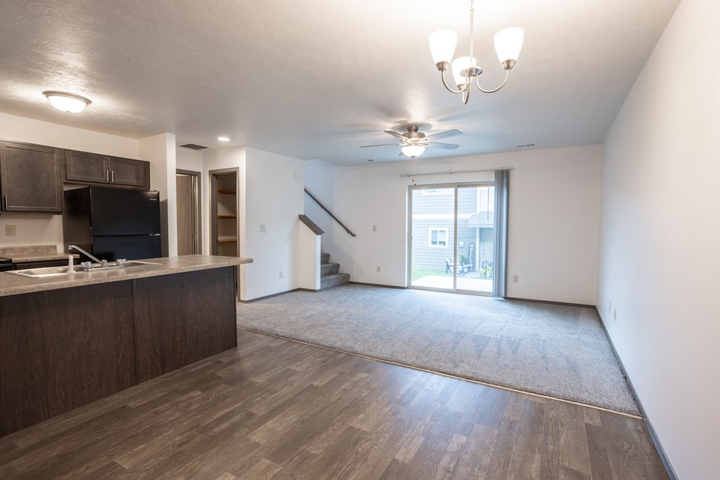 Shepherd Hills Commons Apartments, 2109 E Anamosa St, Rapid City, SD