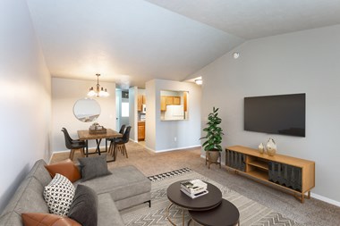 4708 E 6Th St 3 Beds Apartment for Rent