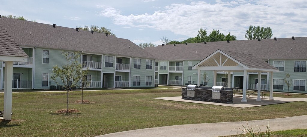 Courtyard and Grilling Area