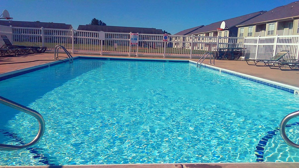 Meadows Swimming Pool