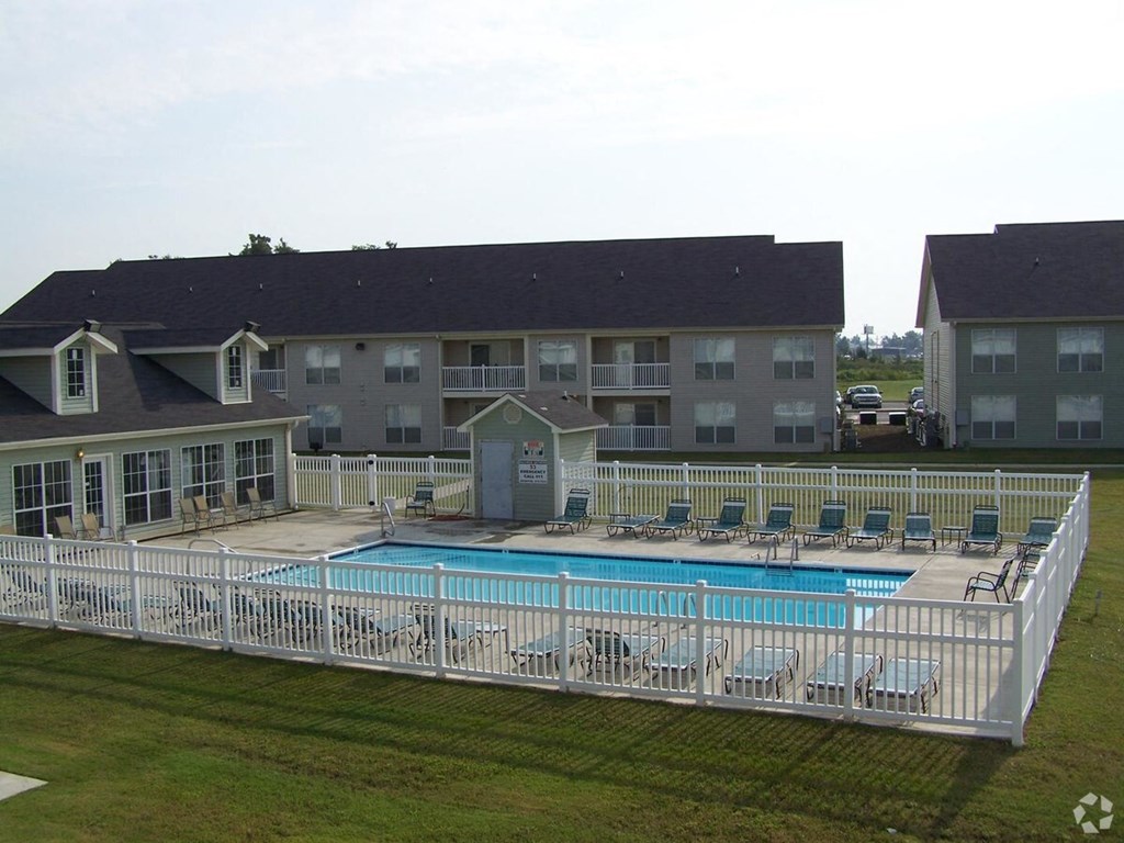 Meadows Pool and Courtyard
