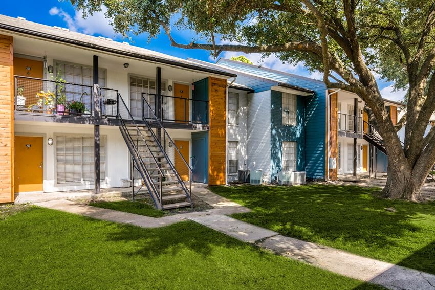 The Graham Apartments, 250 Uvalde Rd, Houston, TX RentCafe