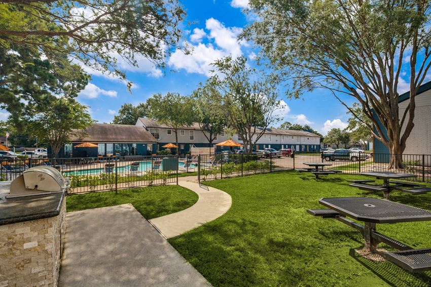 The Graham Apartments, 250 Uvalde Rd, Houston, TX RentCafe