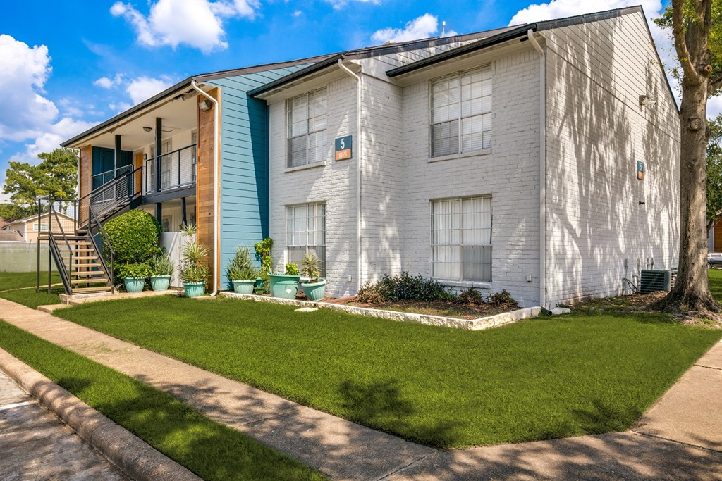 The Graham Apartments, 250 Uvalde Rd, Houston, TX RentCafe