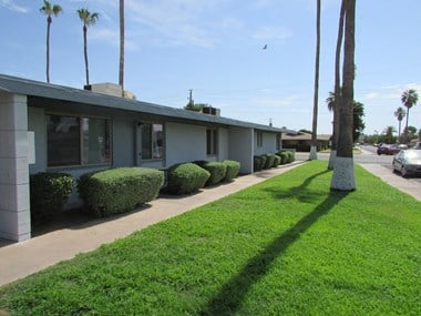 3208 N 68Th Street Studio-2 Beds Apartment for Rent - Photo Gallery 1