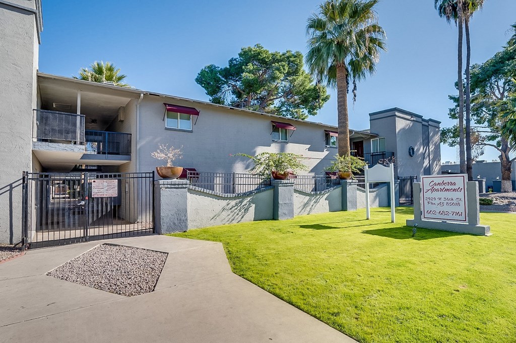 our apartments are located in the heart of the city of palm springs