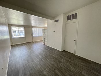 3208 N 68th Street Studio-2 Beds Apartment for Rent - Photo Gallery 10
