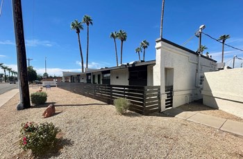 6802 W Glendale Ave 1-2 Beds Apartment for Rent - Photo Gallery 2