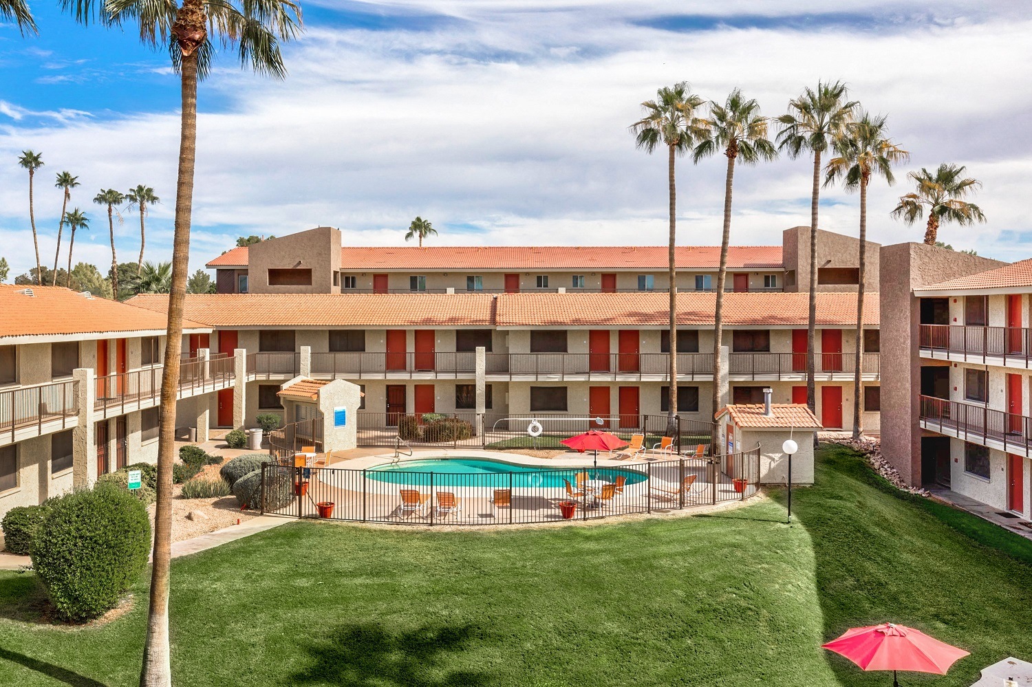 Granada Lakes Apartments