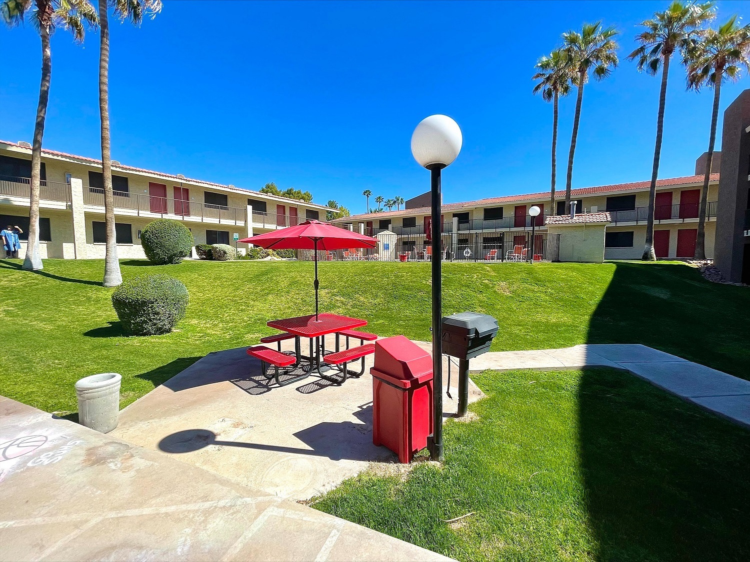 Granada Lakes Apartments