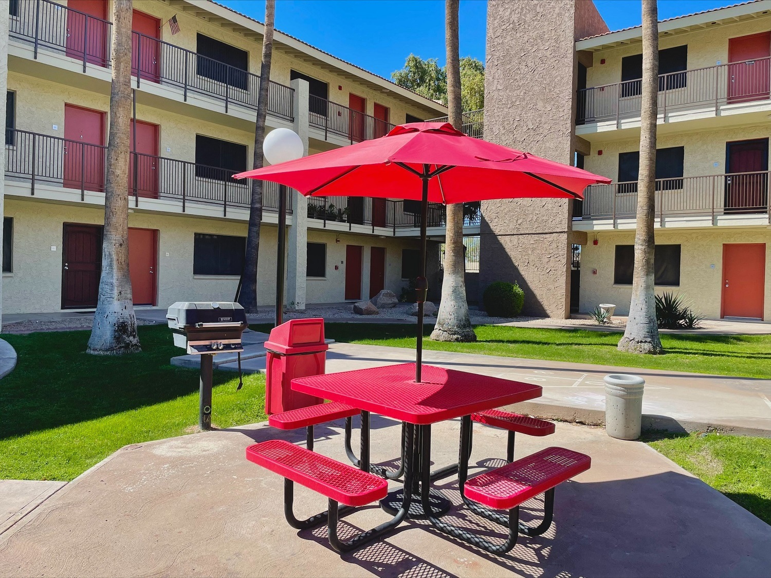 Granada Lakes Apartments