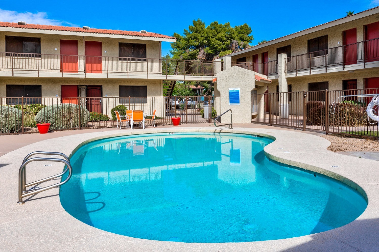 Granada Lakes Apartments