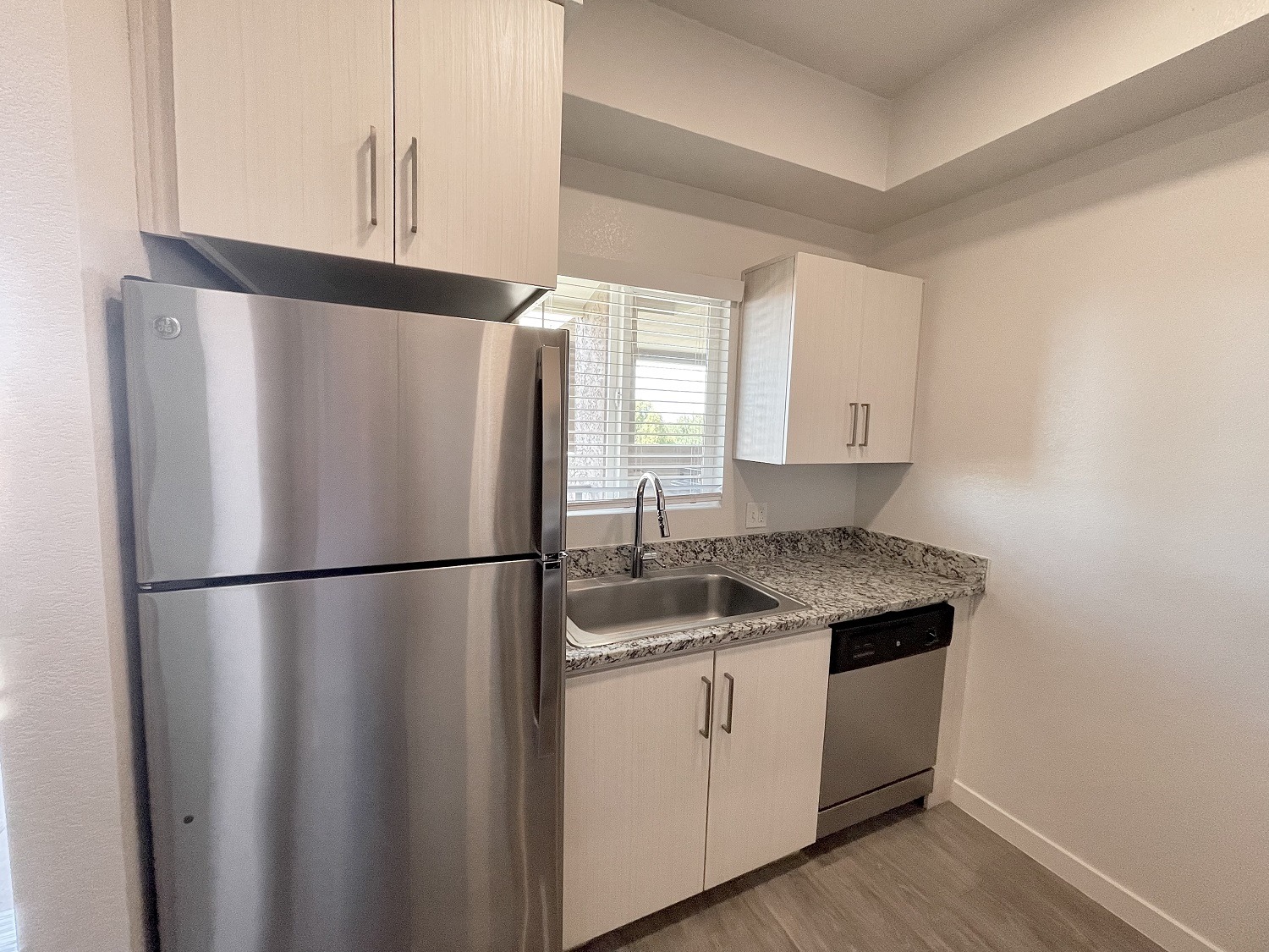 Granada Lakes Apartments