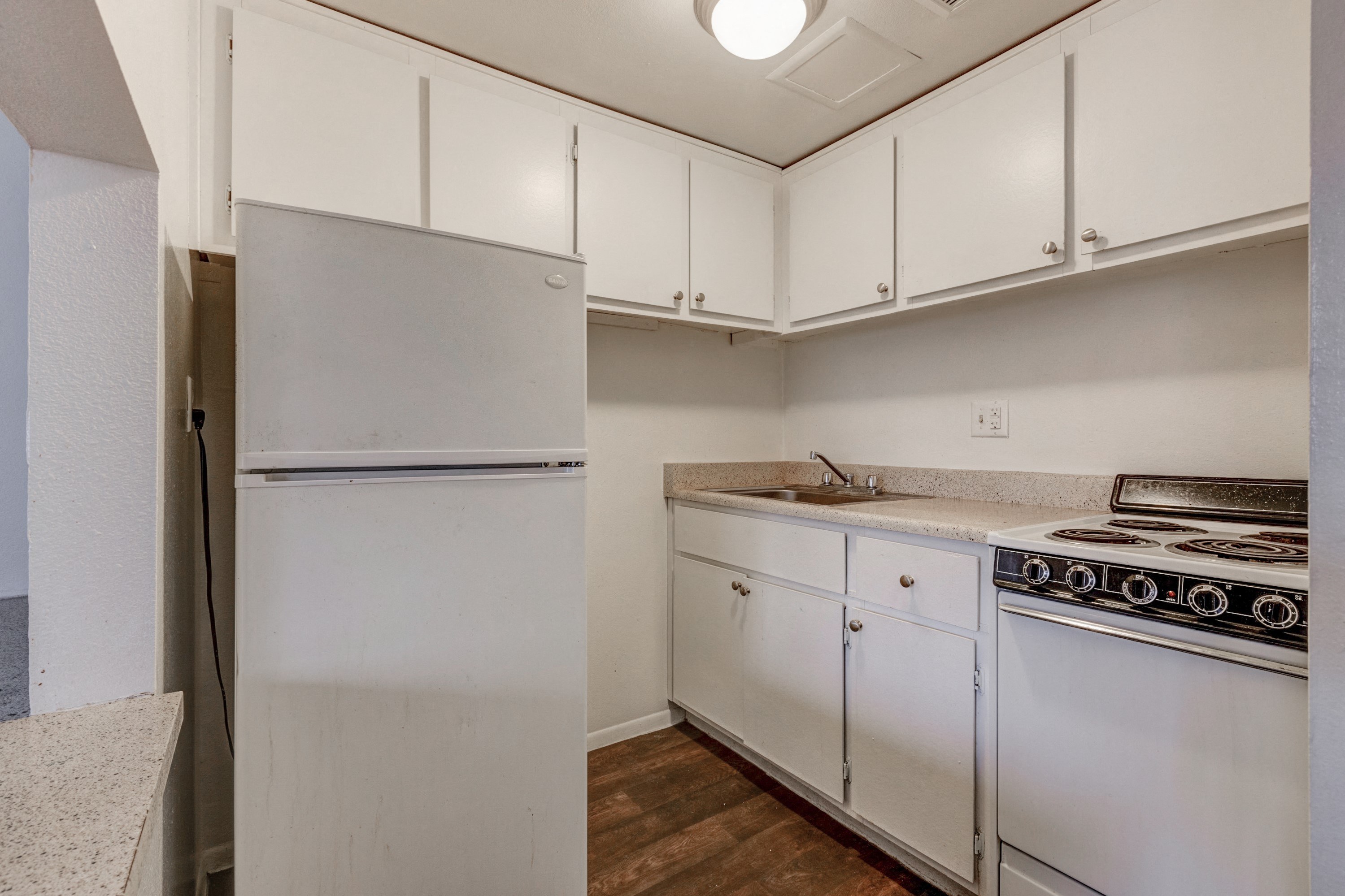 Granada Lakes Apartments