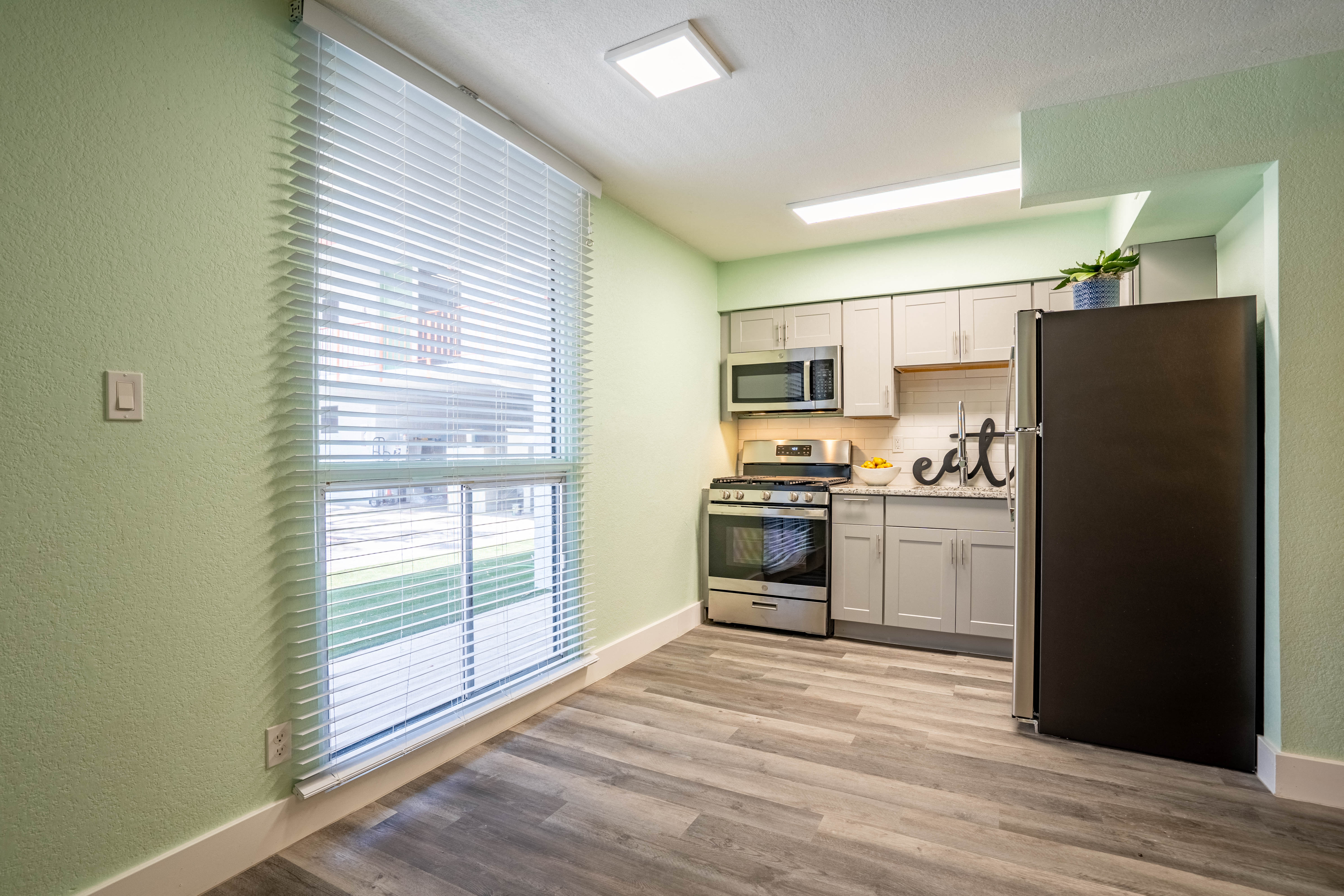 Gateway Scottsdale Apartments, 5245 E Thomas Rd, Phoenix, AZ RENTCafé