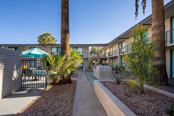2735 E Thomas Rd. Studio-2 Beds Apartment for Rent - Photo Gallery 5