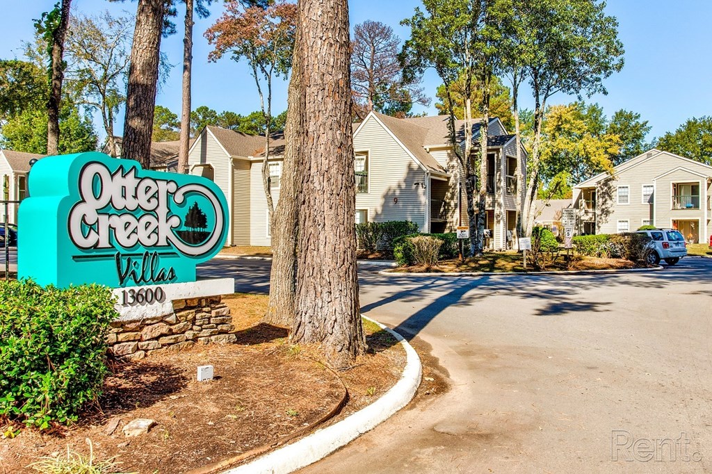 the sign for villas at the cul de sac