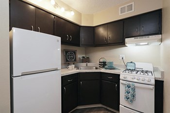 7601 Lomas Blvd. NE Studio-1 Bed Apartment for Rent - Photo Gallery 10