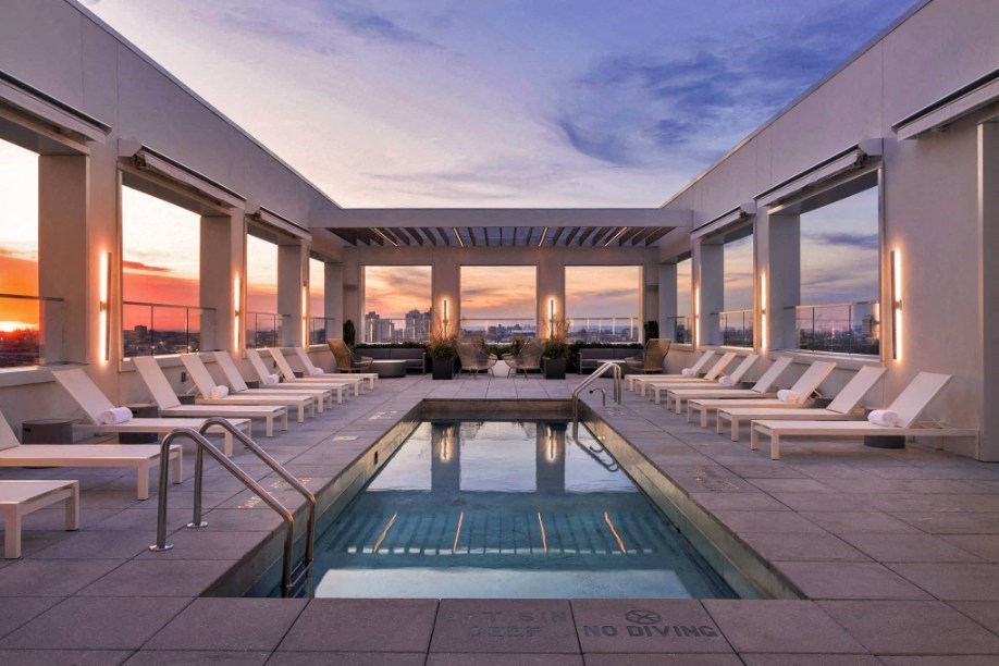 the pool at the top of the stratosphere hotel