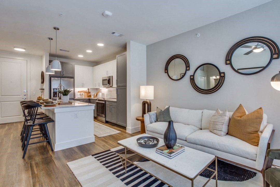 OLIVIAN At The Realm