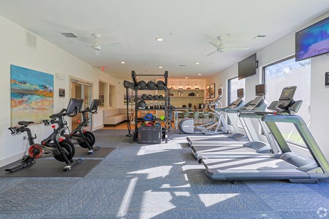Fitness centerat Radius on Grove, TX, 78741
