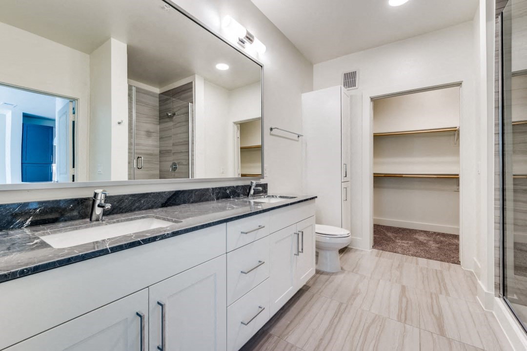 OLIVIAN At The Realm