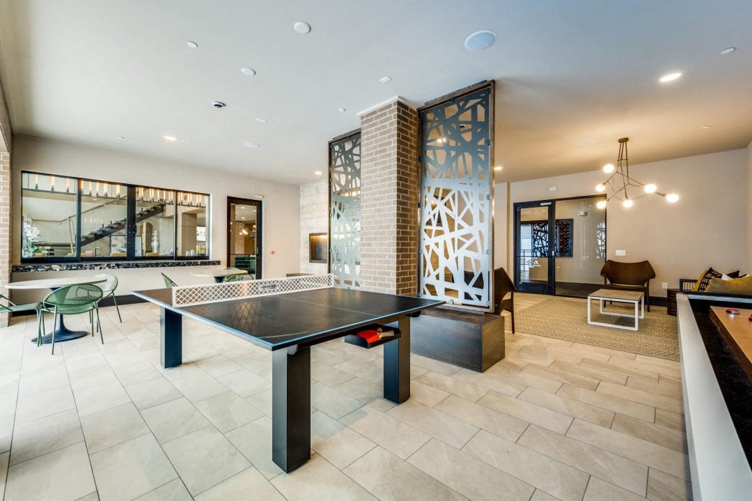 OLIVIAN At The Realm