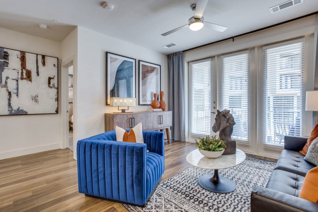 OLIVIAN At The Realm