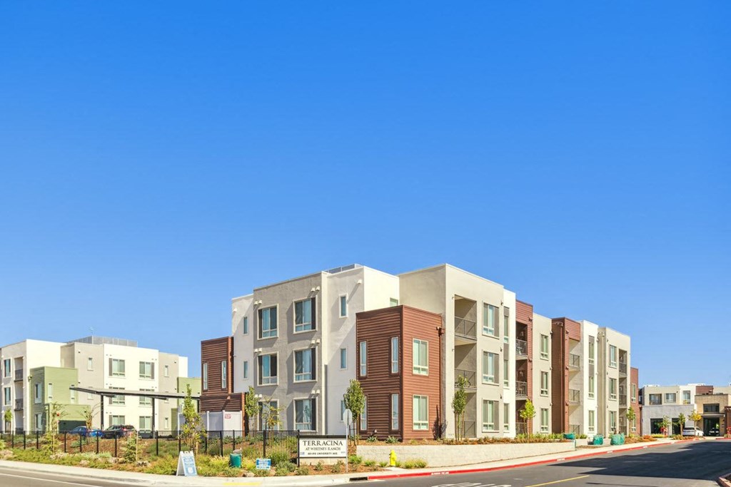 The front entrance of Terracina at Whitney Ranch