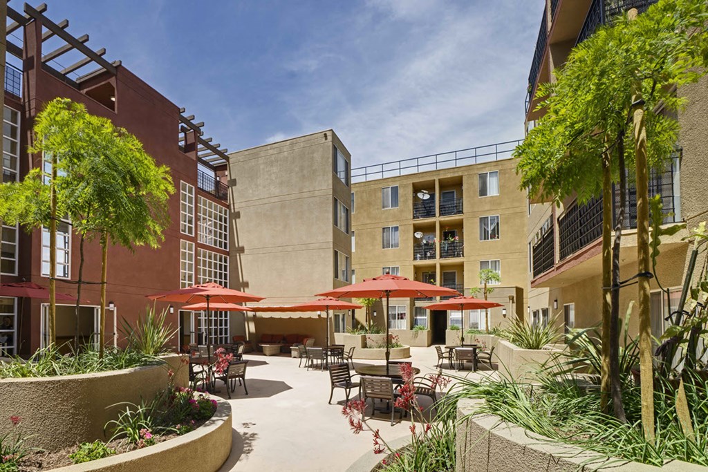 Huntington Plaza Courtyard