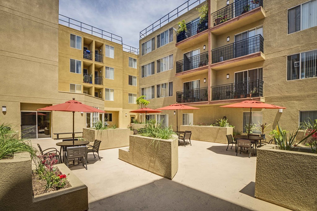 Huntington Plaza Courtyard