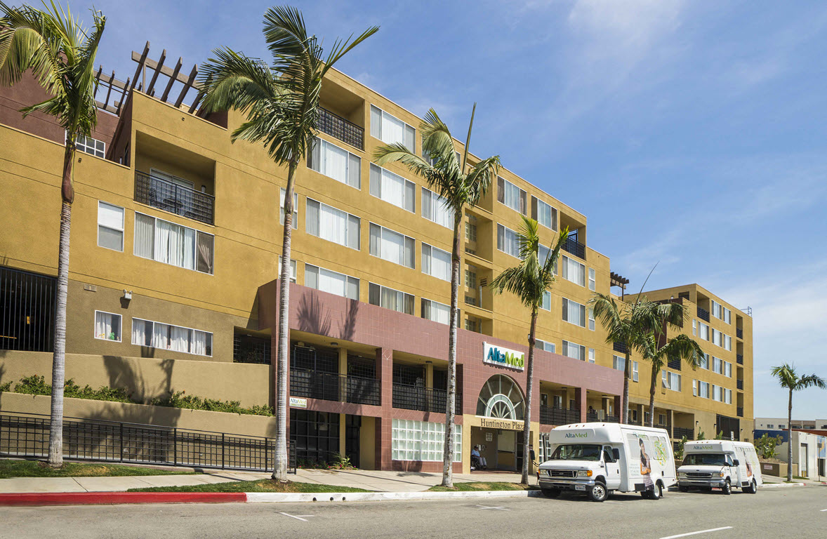 Huntington Plaza Senior Apartments Apartments in Huntington Park, CA