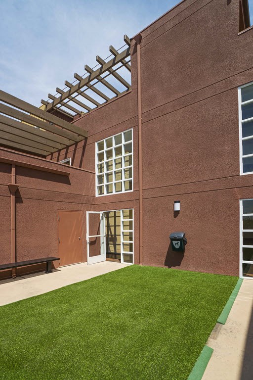 Huntington Plaza Pet Park