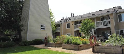 The Reserve at Napa building and landscape