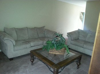 410 VICTORY GARDEN DRIVE 1-3 Beds Apartment for Rent - Photo Gallery 6